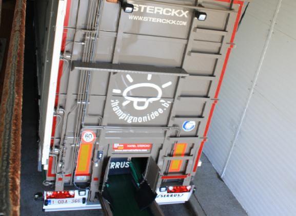 Doorgroeid Champignonsubstraat aflevering Doorgroeid Champignonsubstraat aflevering